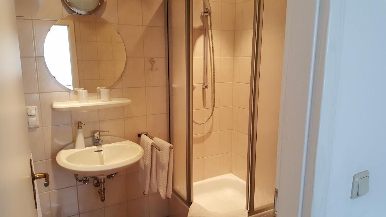 Haus Christiane Bed & Breakfast Cochem Bagian luar foto