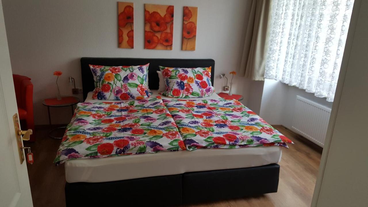 Haus Christiane Bed & Breakfast Cochem Bagian luar foto