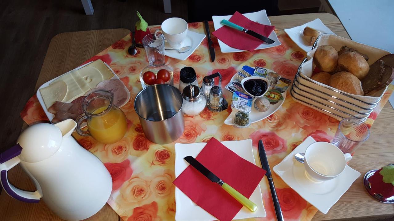 Haus Christiane Bed & Breakfast Cochem Bagian luar foto