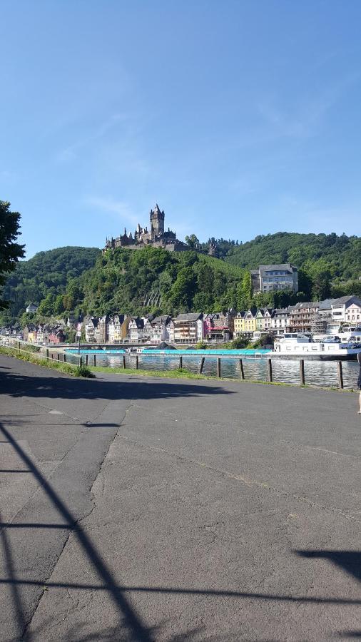 Haus Christiane Bed & Breakfast Cochem Bagian luar foto